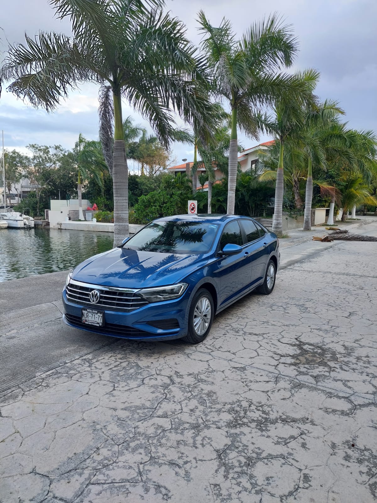 Volkswagen Jetta FVrent Puerto Aventuras